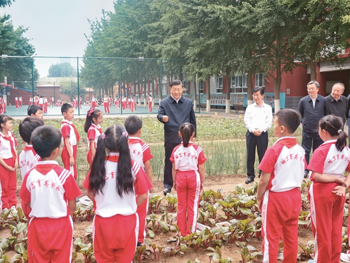 习近平：培养德智体美劳全面发展...